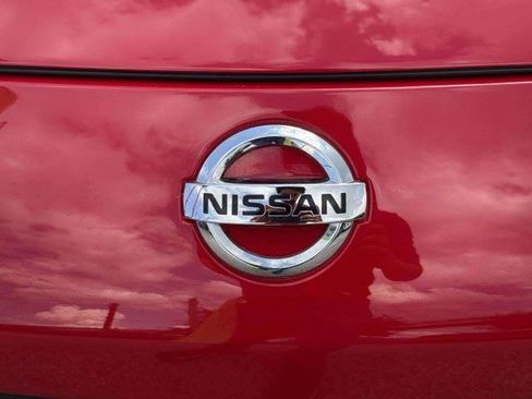 Used 2015 Nissan 370Z Coupe RWD image 11