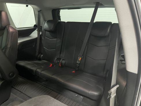 Used 2018 Cadillac Escalade Luxury image 32