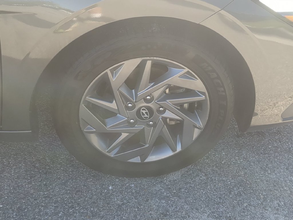 Used 2024 Hyundai Elantra SEL FWD image 12