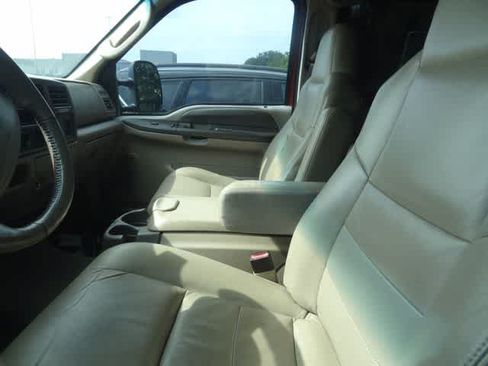 Used 2004 Ford Excursion XLT AWD/4WD image 7