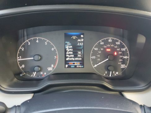 Used 2024 Toyota Corolla Cross L image 28