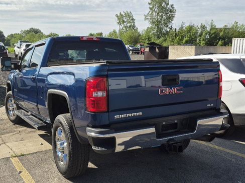 Used 2018 GMC Sierra 2500 SLE w/ HD SLE Preferred Plus Package AWD/4WD image 4