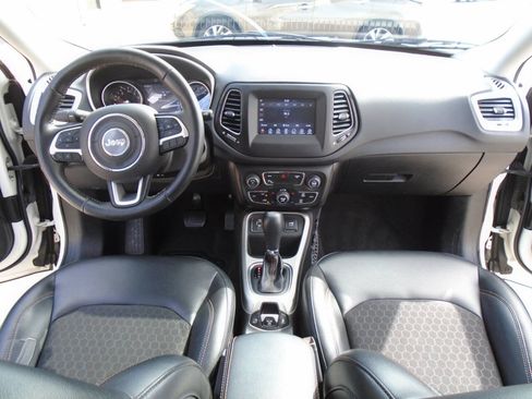 Used 2018 Jeep Compass Latitude w/ Popular Equipment Group FWD image 13