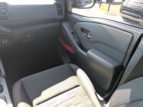 Used 2024 Nissan Frontier Pro-X w/ Tow Package image 17