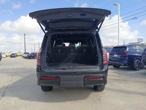 Used 2025 Nissan Armada Platinum w/ Convenience Package RWD image 8