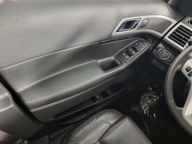 Used 2014 Ford Explorer Limited w/ Equipment Group 301A AWD/4WD image 31