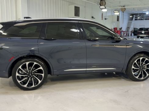 Used 2024 Lincoln Nautilus Black Label image 2