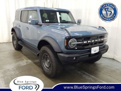 New 2025 Ford Bronco Outer Banks w/ Sasquatch Package