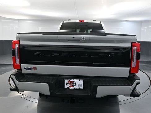 Used 2025 Ford F250 Platinum w/ FX4 Off-Road Package image 7