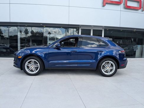 Used 2025 Porsche Macan AWD/4WD image 2