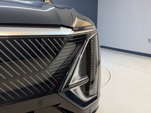Certified 2024 Cadillac Lyriq Luxury AWD/4WD image 10