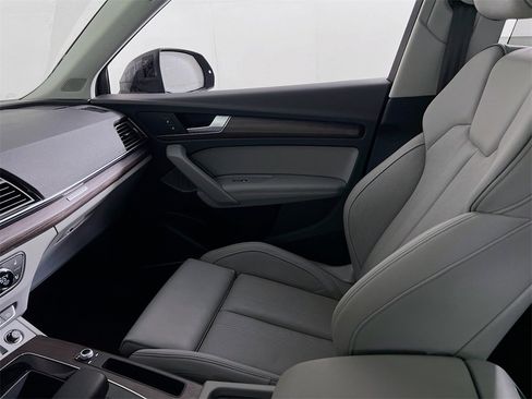 Used 2021 Audi Q5 Prestige w/ Prestige Package image 25