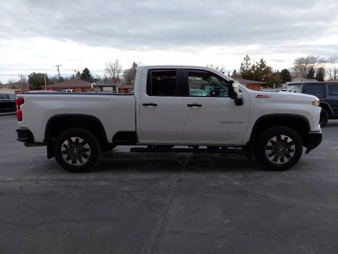 Used 2024 Chevrolet Silverado 2500 Custom w/ Custom Convenience Package AWD/4WD image 5