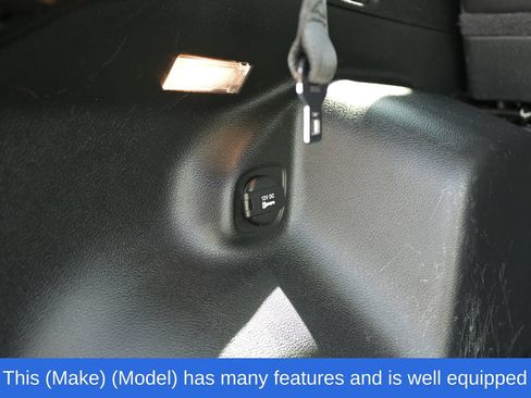 Used 2019 Jeep Cherokee Latitude Plus AWD/4WD image 10