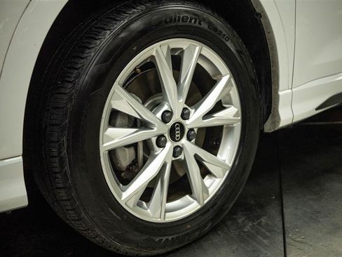 Used 2025 Audi Q3 2.0T Premium AWD/4WD image 3