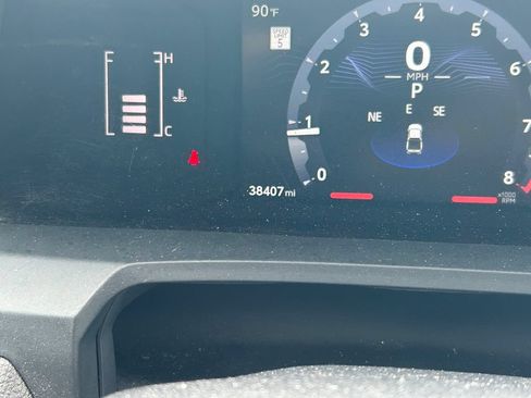 Used 2024 Toyota Tacoma SR5 AWD/4WD image 33