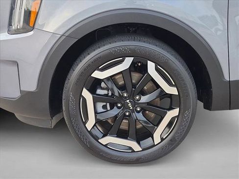 Used 2025 Kia Telluride S FWD image 26