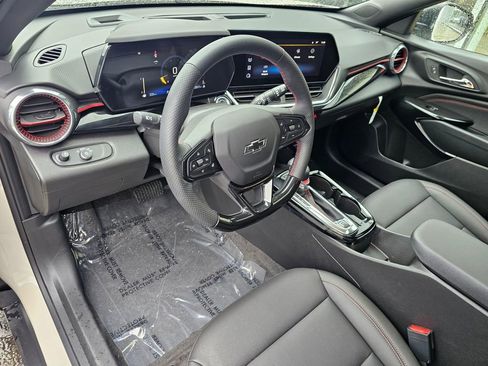 Used 2026 Chevrolet Trax RS w/ Sunroof Package image 19