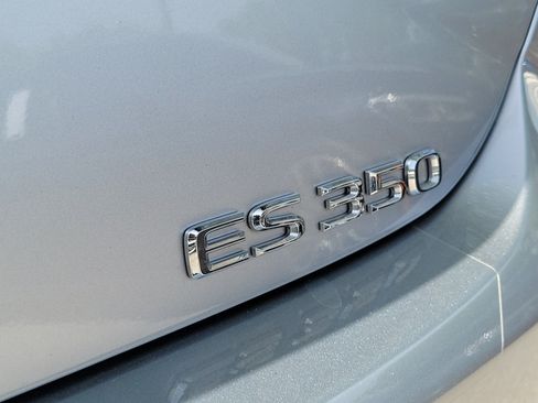Used 2022 Lexus ES 350 Ultra Luxury w/ Accessory Package 2 FWD image 5
