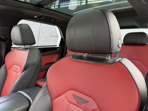 Certified 2023 Bentley Bentayga AWD/4WD image 30