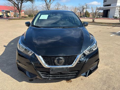 Used 2020 Nissan Versa S image 2