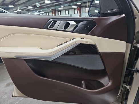 Used 2019 BMW X5 xDrive50i w/ Executive Package image 29