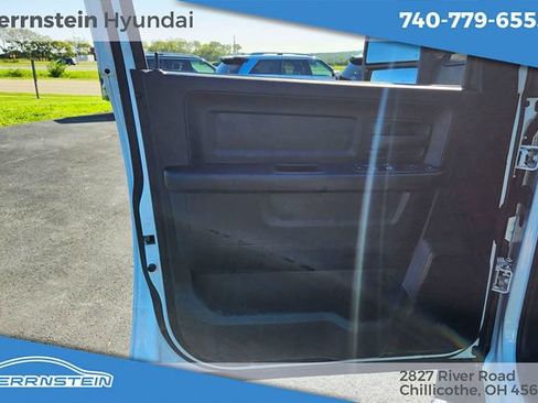 Used 2024 RAM 3500 Tradesman w/ Chrome Appearance Group AWD/4WD image 7