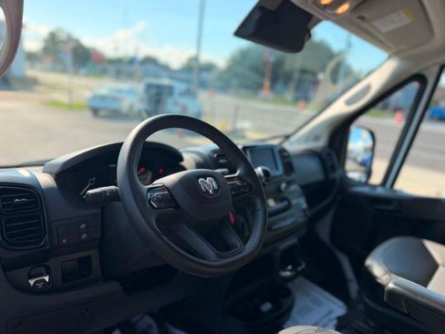 Used 2025 RAM ProMaster 2500 w/ Convenience Group FWD image 10