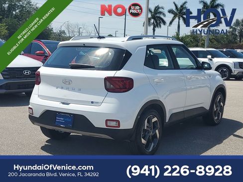 Certified 2026 Hyundai Venue SEL FWD image 7