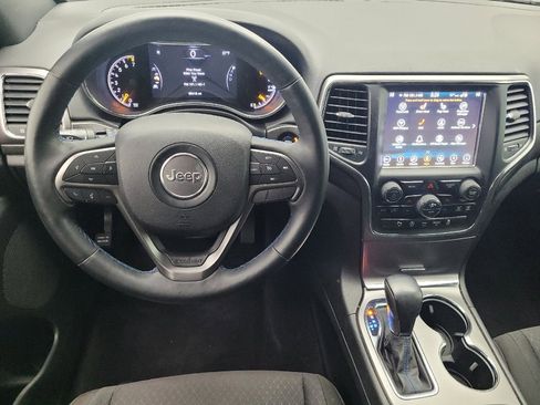 Used 2018 Jeep Grand Cherokee Laredo image 22