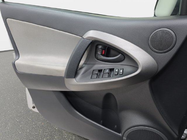 Used 2012 Toyota RAV4 4WD w/ Value Pkg image 25