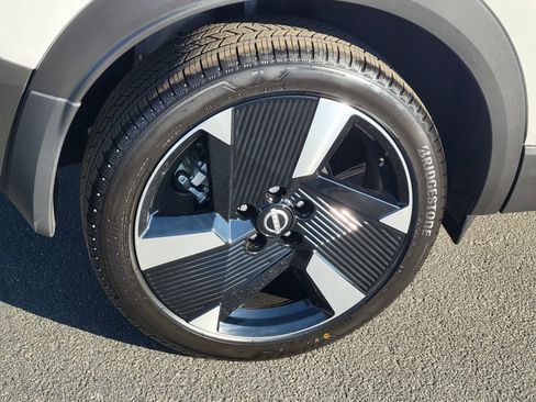 New 2026 Nissan Kicks SR w/ SR Premium Package image 3