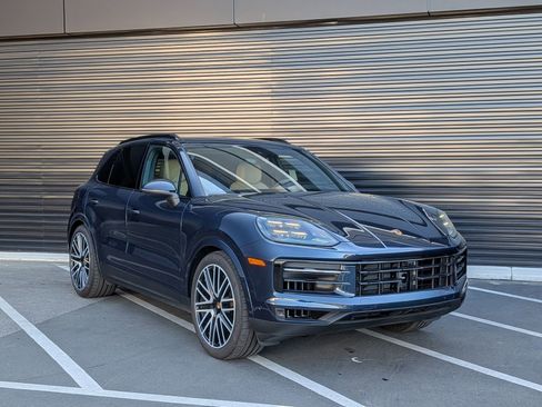 Certified 2026 Porsche Cayenne image 7