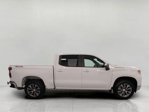 Used 2024 Chevrolet Silverado 1500 LT AWD/4WD image 11