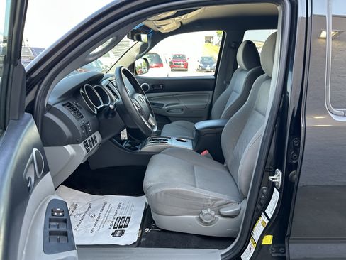 Used 2014 Toyota Tacoma 4x4 Double Cab w/ TRD Sport Package image 13
