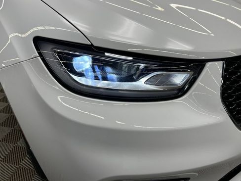 Used 2026 Chrysler Pacifica Limited FWD image 3