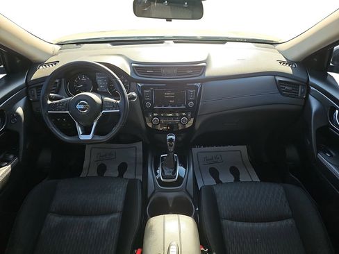 Used 2019 Nissan Rogue SV image 12
