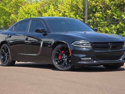 Used 2017 Dodge Charger R/T w/ Blacktop Package RWD image 2