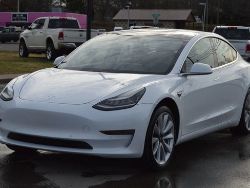 Used 2018 Tesla Model 3 Long Range image 1