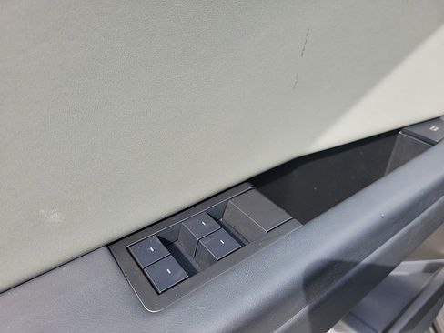 Used 2025 Tesla Cybertruck AWD Crew Cab image 24