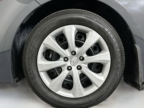 Used 2025 Toyota Corolla LE image 11