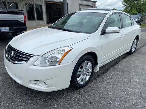 Used 2012 Nissan Altima 2.5 SL w/ 2.5SL Pkg FWD image 2