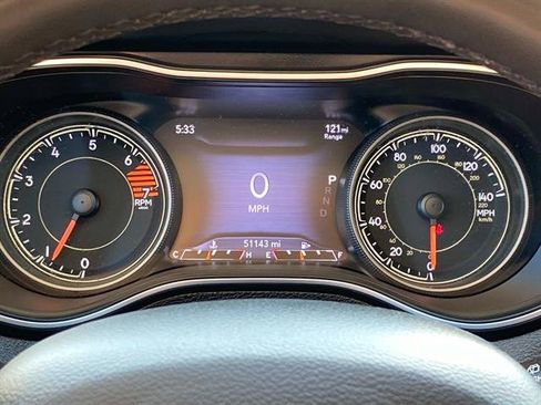 Used 2023 Jeep Cherokee Altitude Lux image 24