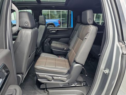 New 2026 Chevrolet Suburban High Country AWD/4WD image 17