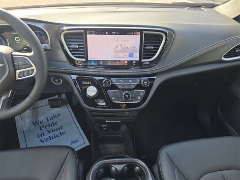 New 2026 Chrysler Pacifica Select image 16