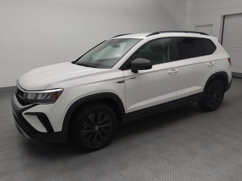 Used 2024 Volkswagen Taos S w/ MDO Package FWD image 2
