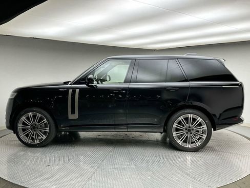 New 2026 Land Rover Range Rover SE image 2