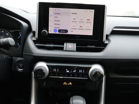 Used 2025 Toyota RAV4 XLE image 26