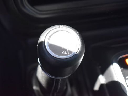 Used 2018 Jeep Wrangler Unlimited Sahara AWD/4WD image 28