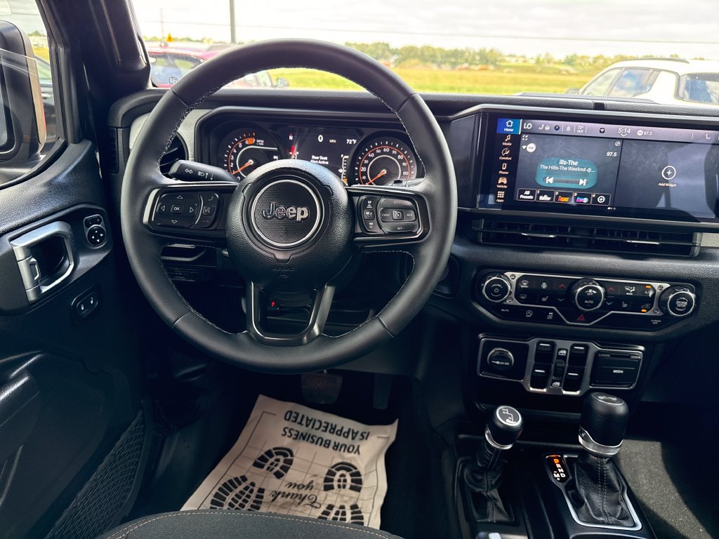 Used 2025 Jeep Wrangler Unlimited Sport AWD/4WD image 13